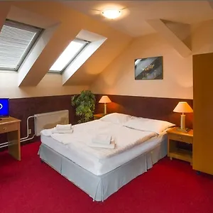 A Plus & Hostal